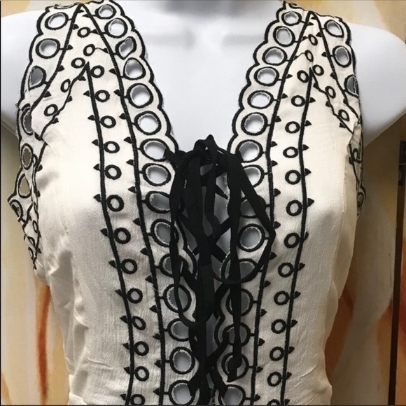 ❣️ Sale was 45$ down sizing ❣️ Black and white flare dress - Picture 4 of 8